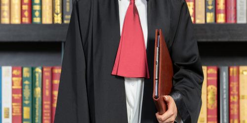 1647416971828942.png 法官.png