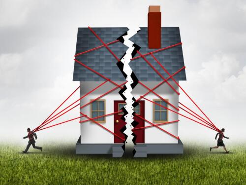 四个家庭因房屋继承问题僵持十年之久，冠领律师一朝出马解决所有纠纷-图1