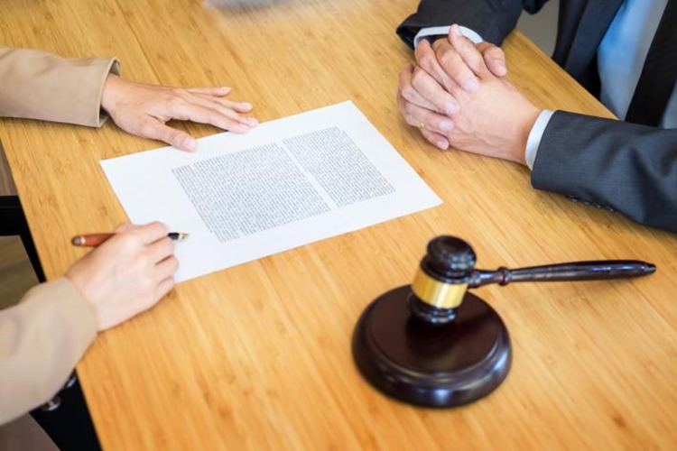 转卖他人遗失物盗窃，冠领律师依法辩护助被告人获缓刑