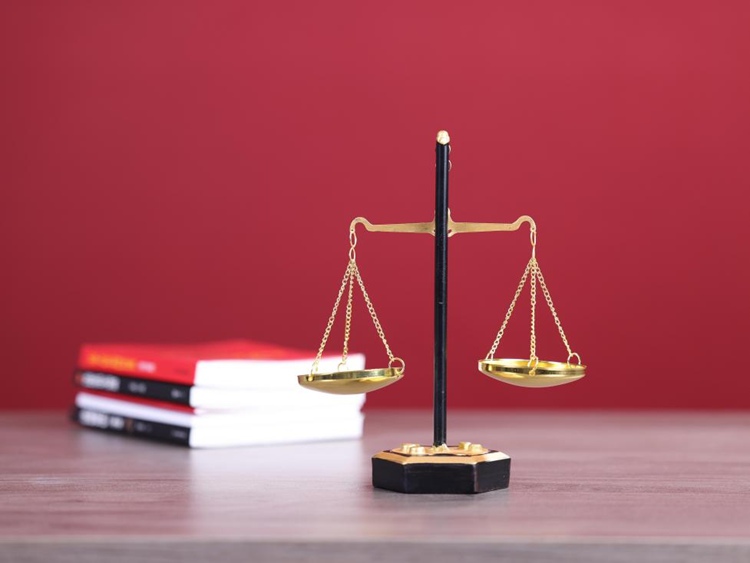 嫌疑人犯罪情节轻微，冠领律师依法助其免于刑罚