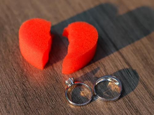 冠领律师代理广州赠与合同纠纷案，扭转管辖困局助委托人追回45万元-1